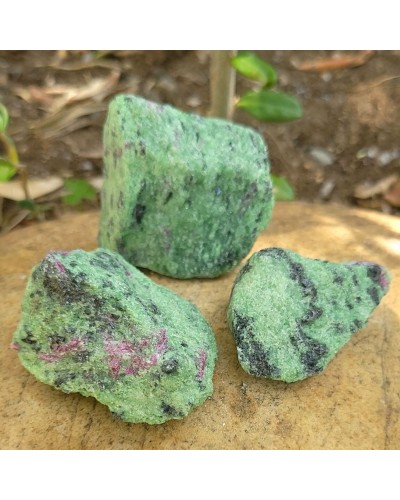 Rubis zoisite brut